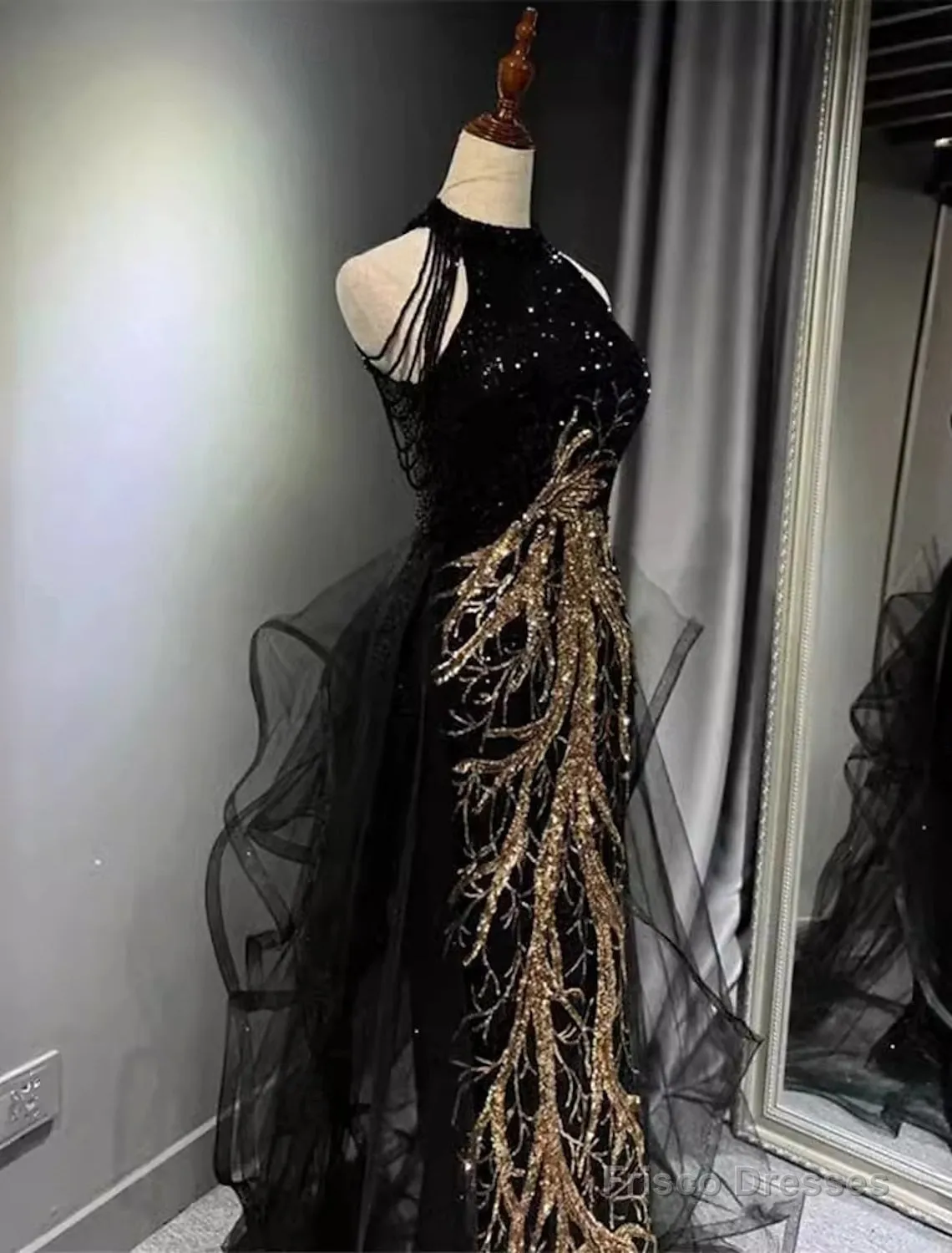 Black Gold Embroidered A-Line Prom Dresses Glittering Dress Formal Floor Length Sleeveless High Neck Sequined with Glitter Tassel