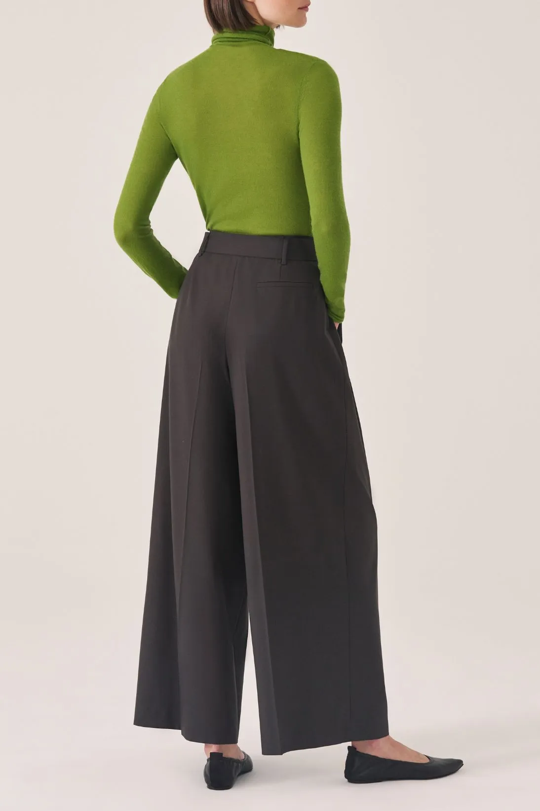 CASHMERE FEATHERWEIGHT TURTLENECK