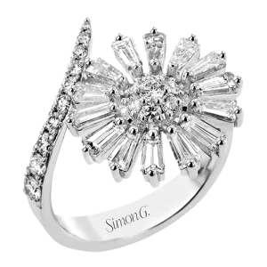 Flower Fashion Ring In 18k Gold With Diamonds