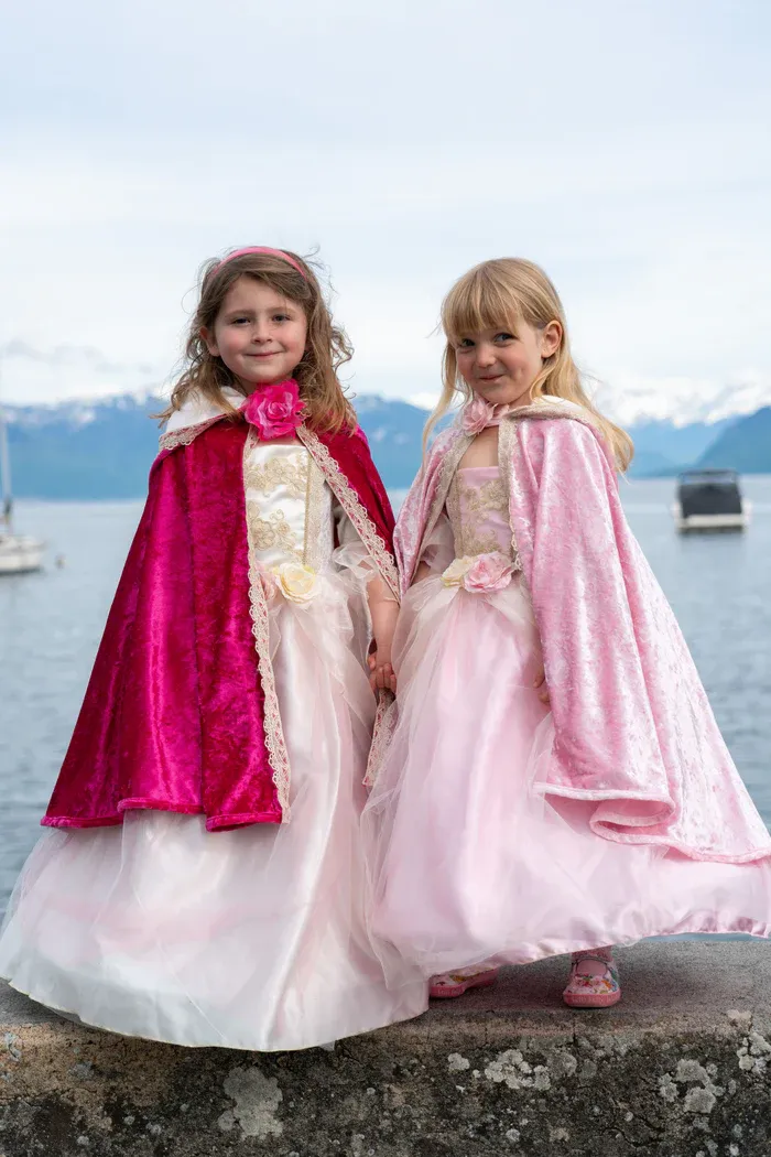 Great Pretenders Deluxe Pink Princess Cape