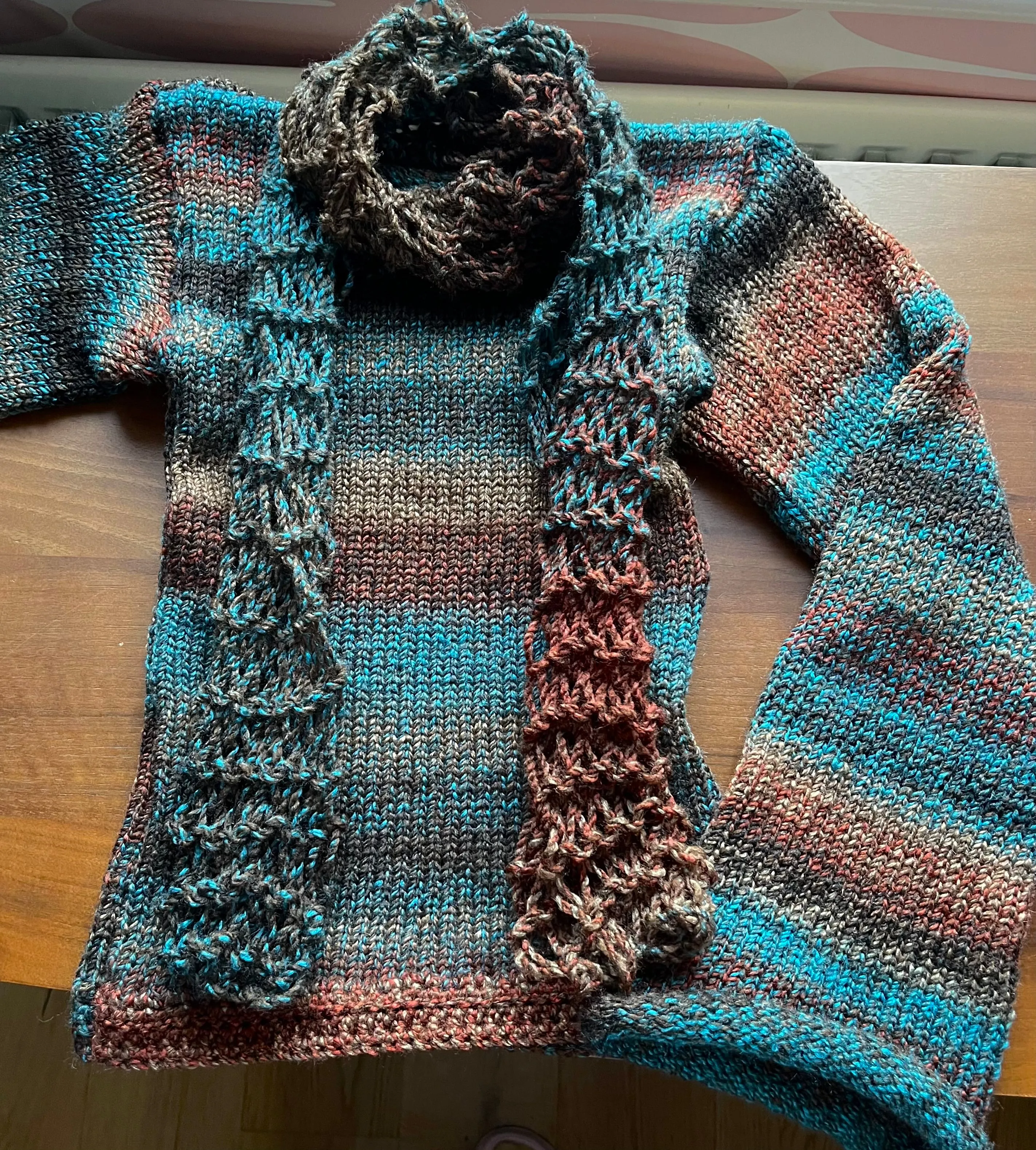 Handmade fishnet scarf in ombré brown and blue