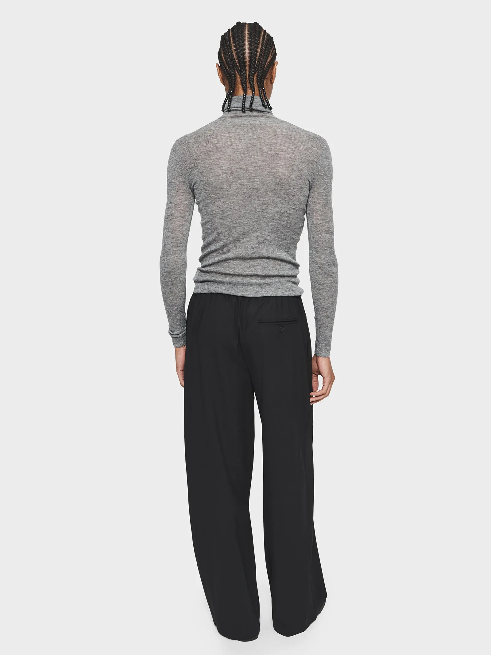 Slim Rib Turtleneck in Medium Grey