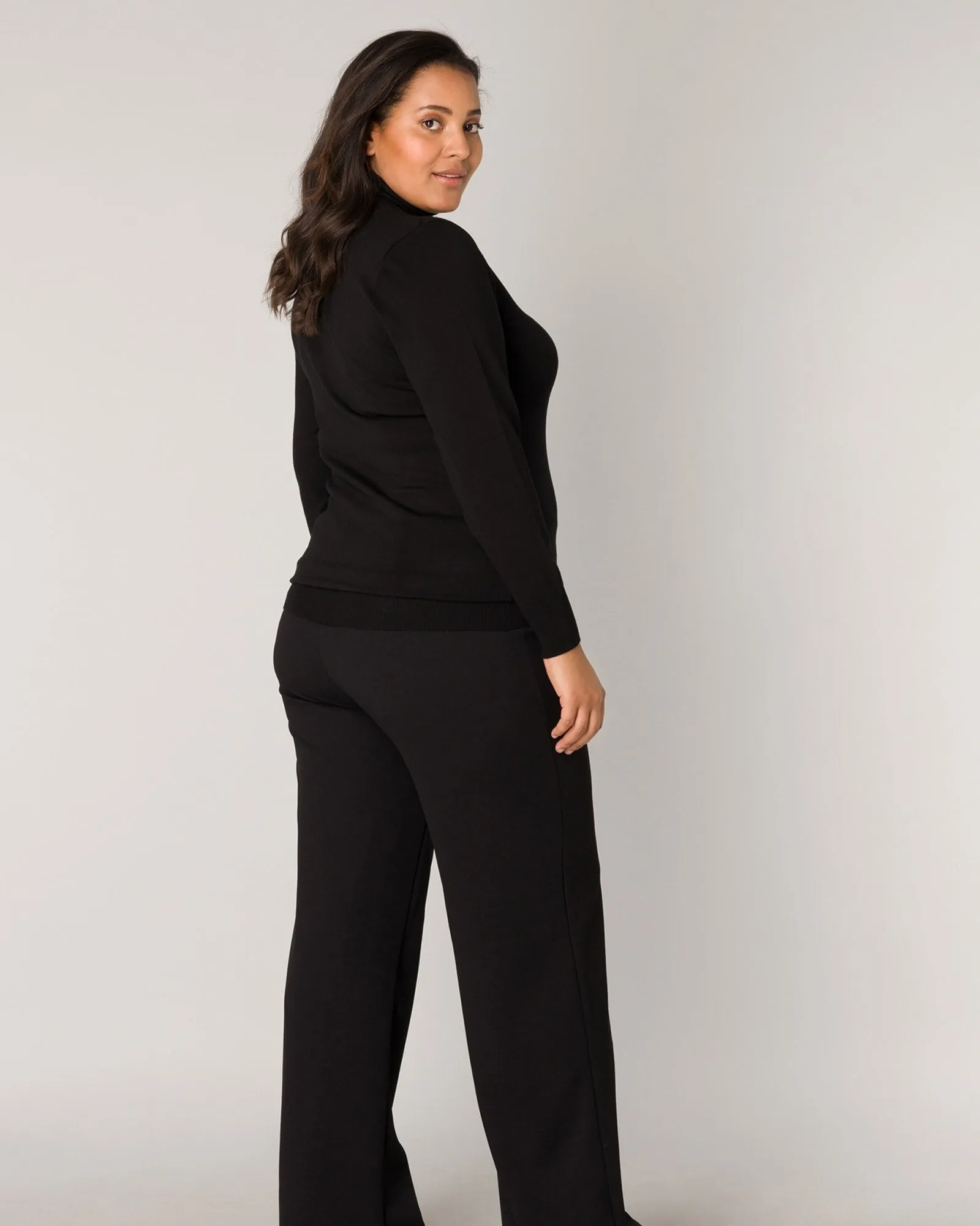 Yuena | Black